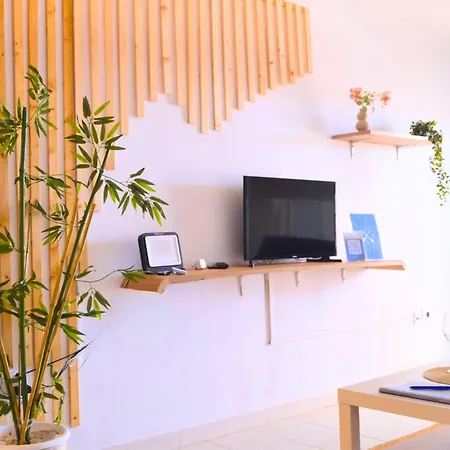 Oceanfront Chillstay - 4 Beds And A Pool