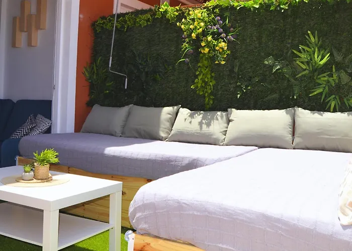 Apartment Oceanfront Chillstay - 4 Beds And A Pool