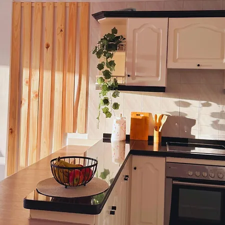 Oceanfront Chillstay - 4 Beds And A Pool